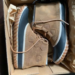 NWT SOREL Out and About Boot elk black size 7